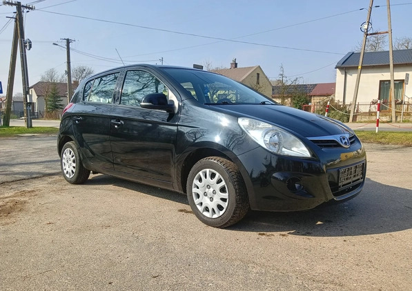 Hyundai i20 cena 14700 przebieg: 154640, rok produkcji 2012 z Gostynin małe 211